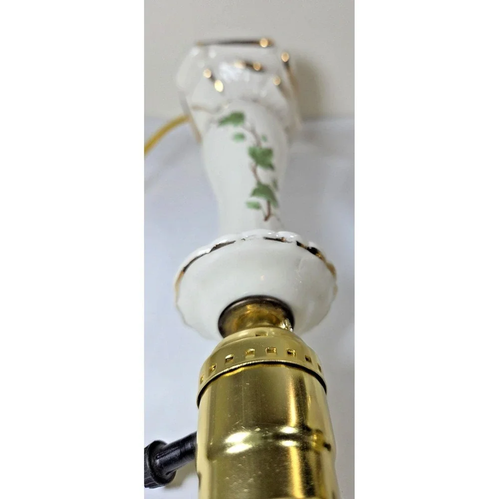 Pair of Vtg Leviton‎ Hand Painted Green Ivy Porcelain w/New Cords